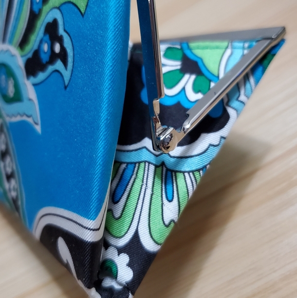 Banana Republic Paisley Wood Snap Long Clutch - Picture 4 of 6